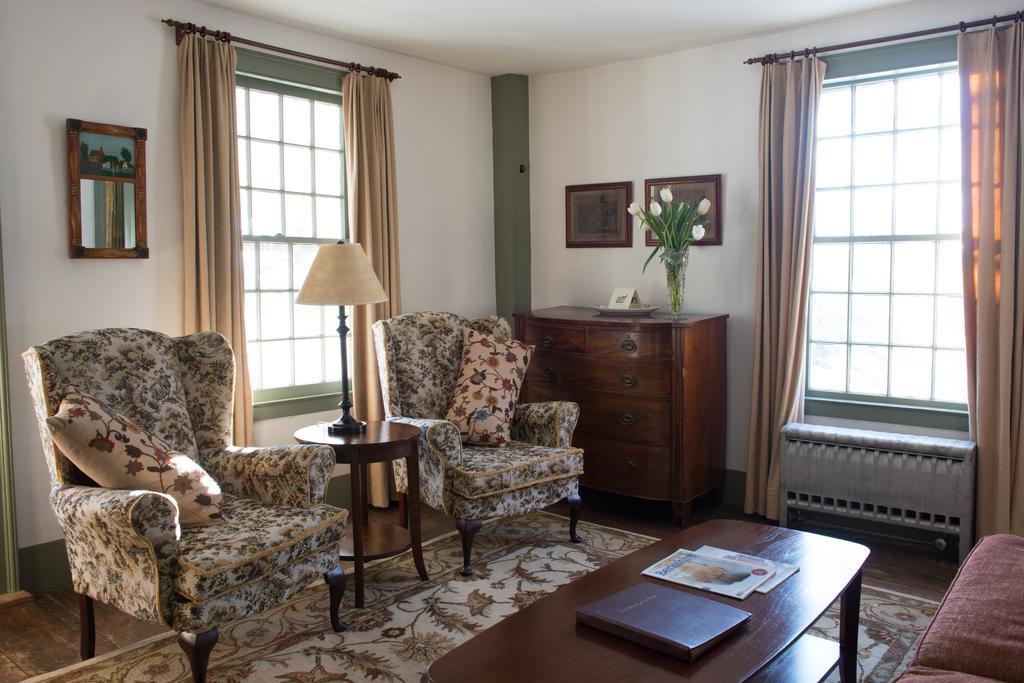 The Old Inn On The Green New Marlborough Room photo