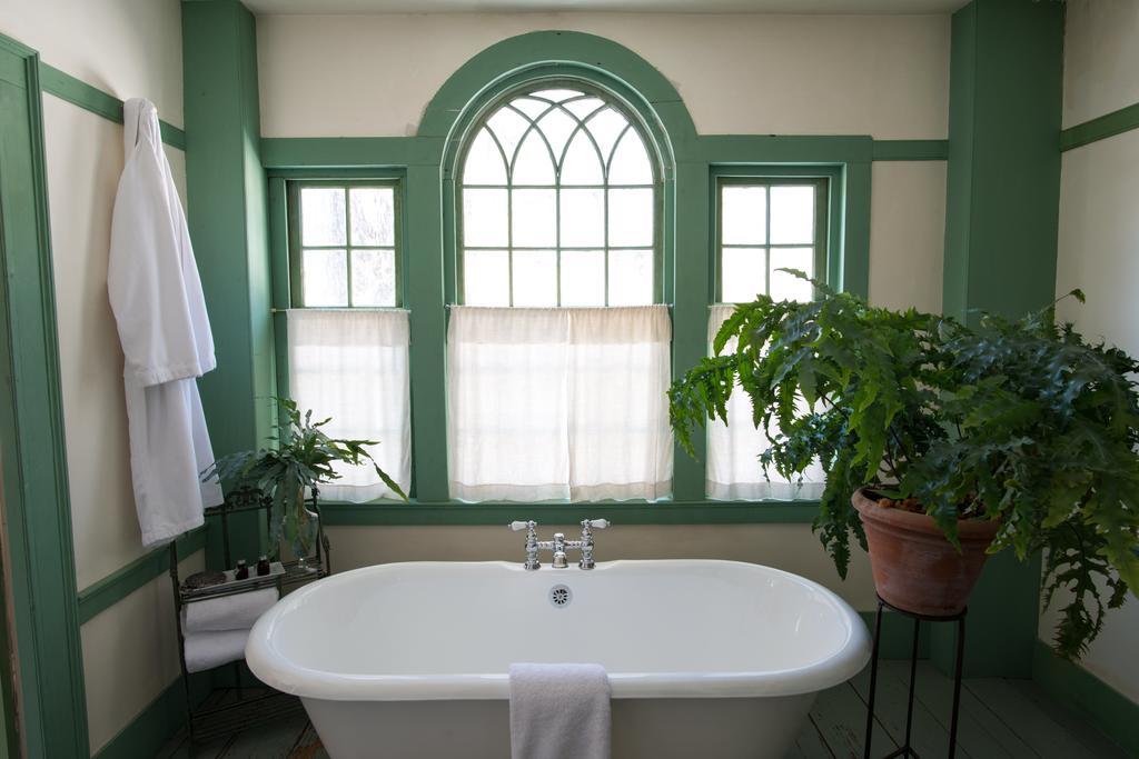 The Old Inn On The Green New Marlborough Room photo
