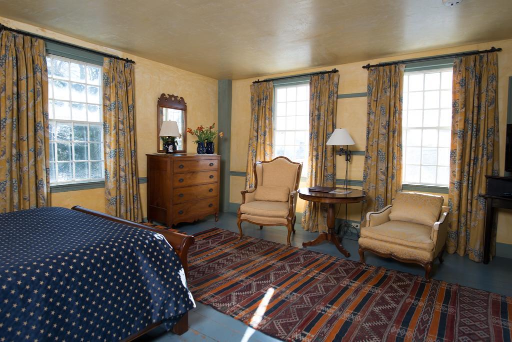 The Old Inn On The Green New Marlborough Room photo